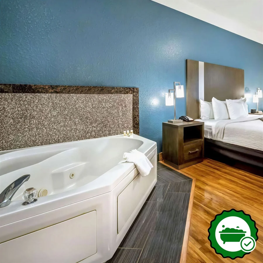 La Quinta Inn & Suites by Wyndham Kingwood Houston IAH Airpt - Verified Jacuzzi In-Room