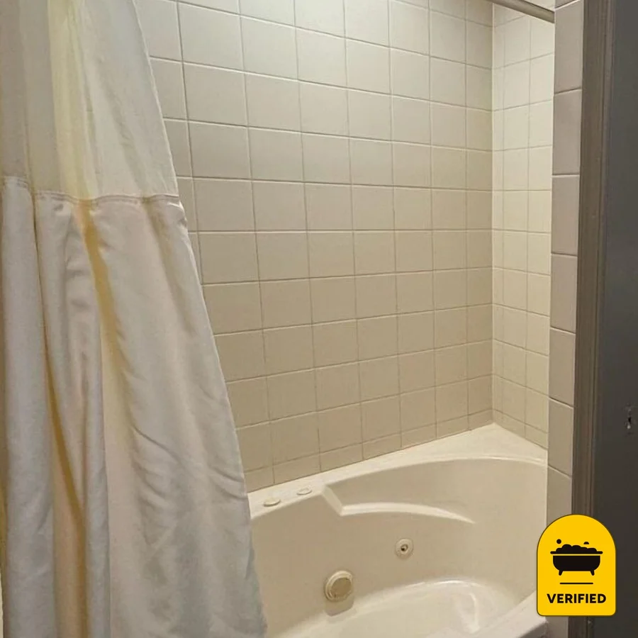 Wingate by Wyndham Bel Air I-95 Exit 77A: the King Deluxe Jetted Tub Suite in Edgewood, MD
