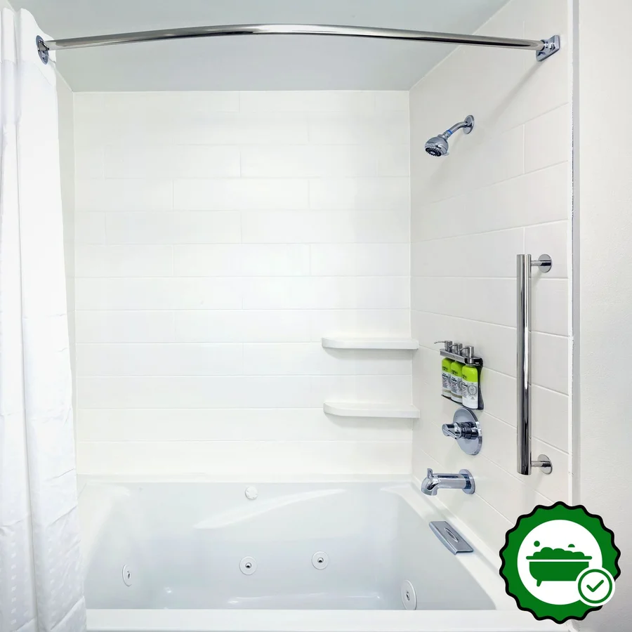 Holiday Inn Express & Suites Tulsa South - Woodland Hills By IHG - Verified Jacuzzi In-Room