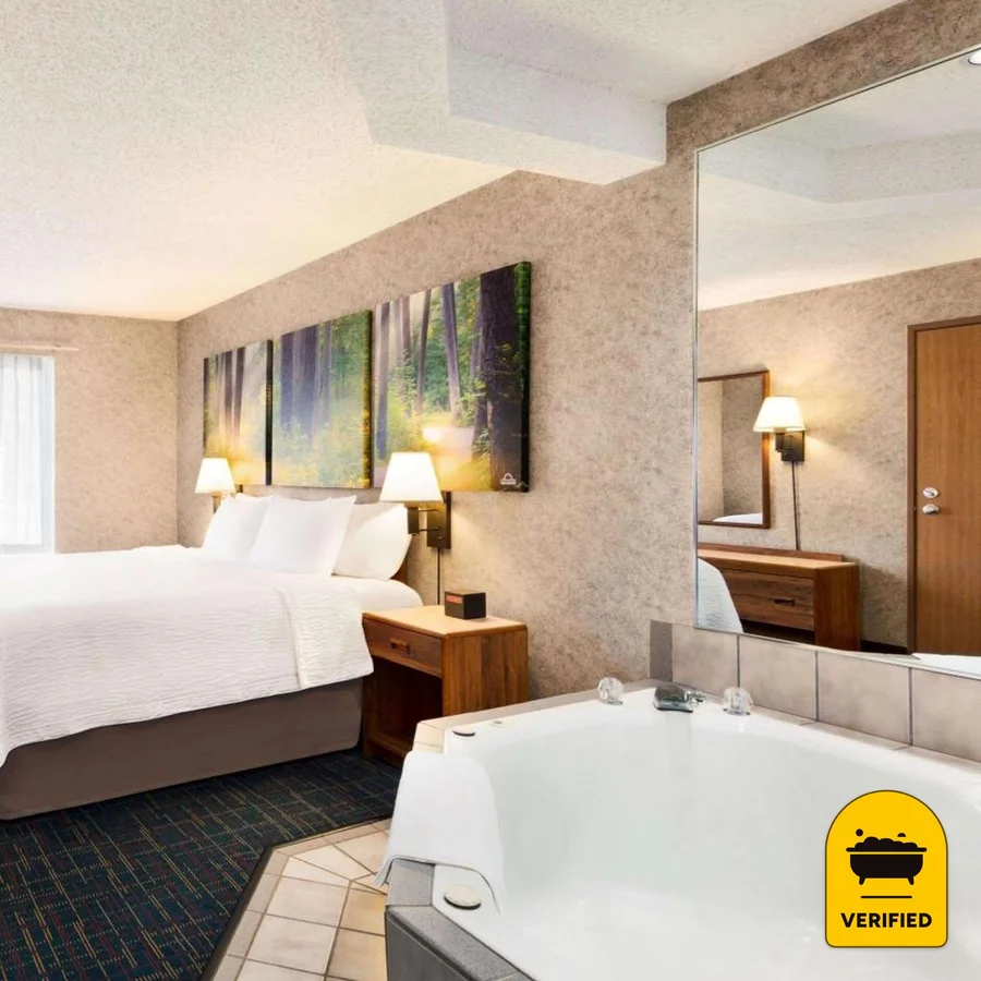 Days Inn by Wyndham Hurley, the water at Hurley