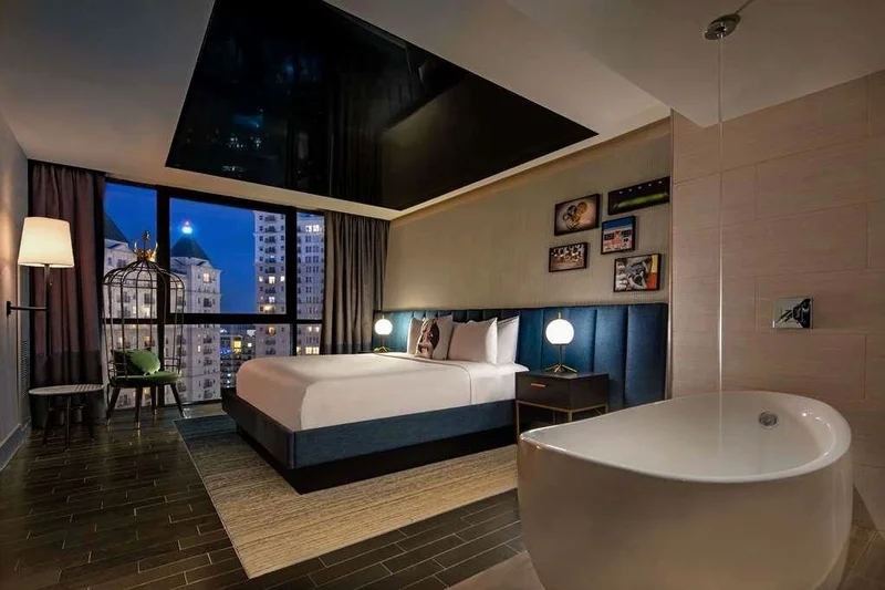 The Starling Atlanta Midtown, Curio Collection by Hilton - Featured hot tub