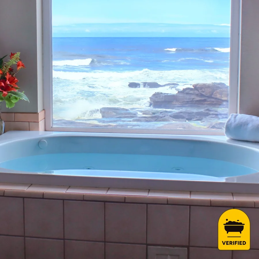 Overleaf Lodge & Spa: the Restless Waters Whirlpool Room in Yachats, OR