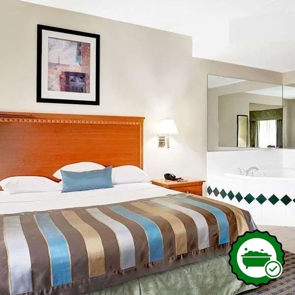 Wingate by Wyndham Atlanta Airport Fairburn - Verified Jacuzzi In-Room