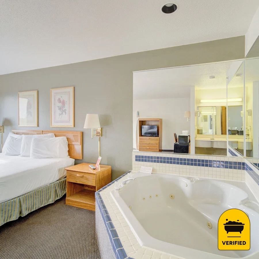 Amerihost Inn & Suites - Fulton, the water at Fulton