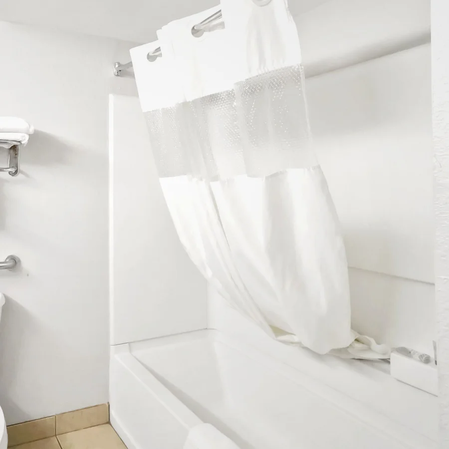 Red Roof Inn & Suites Fayetteville - Fort Bragg - Featured hot tub