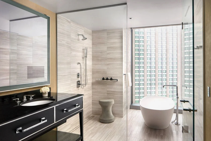 Four Seasons Hotel One Dalton Street, Boston - Featured hot tub