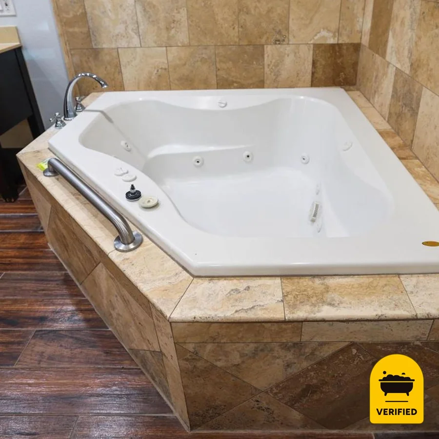 Motel 6 Tustin, CA - Orange County: the King Spa Bath Room in Tustin, CA