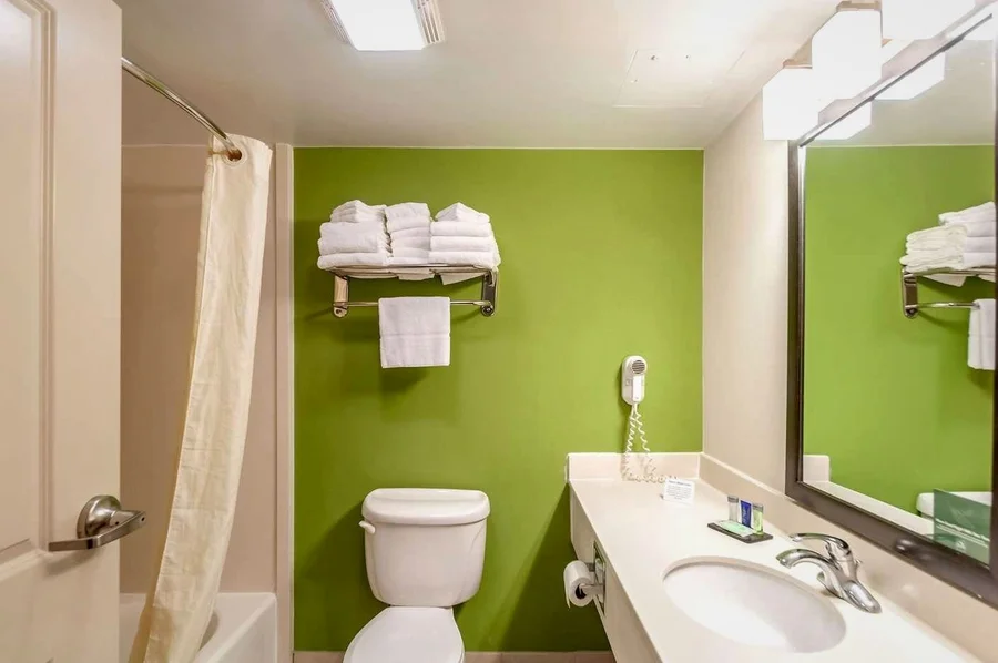 Sleep Inn & Suites Harrisonburg - Featured hot tub