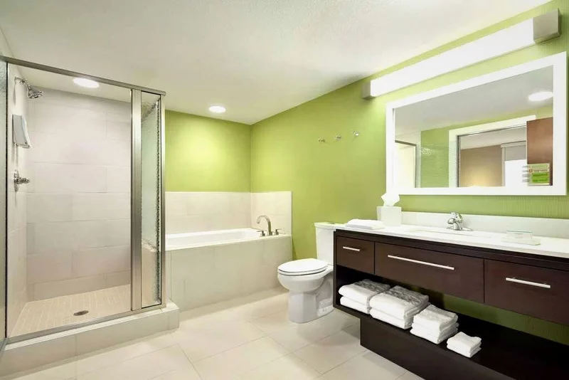 Home2 Suites By Hilton Leavenworth Downtown - Featured hot tub