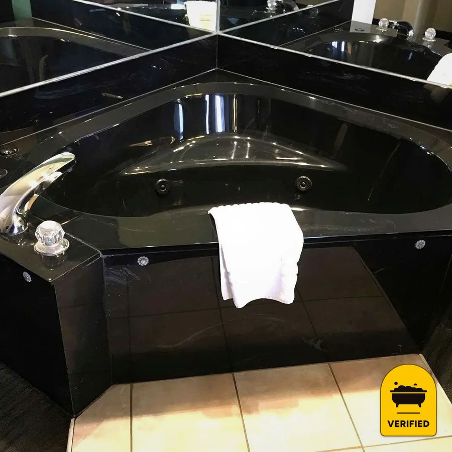 GuestHouse Dothan: the Jetted Tub Room in Dothan, AL