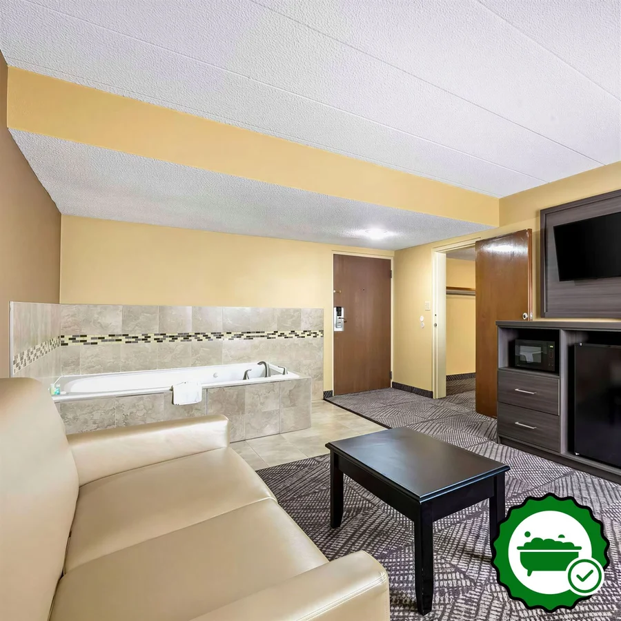 Quality Inn & Suites - Verified Jacuzzi In-Room