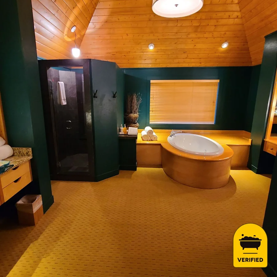 Inn Walden: the Equestrian Air Bath Suite in Aurora, OH