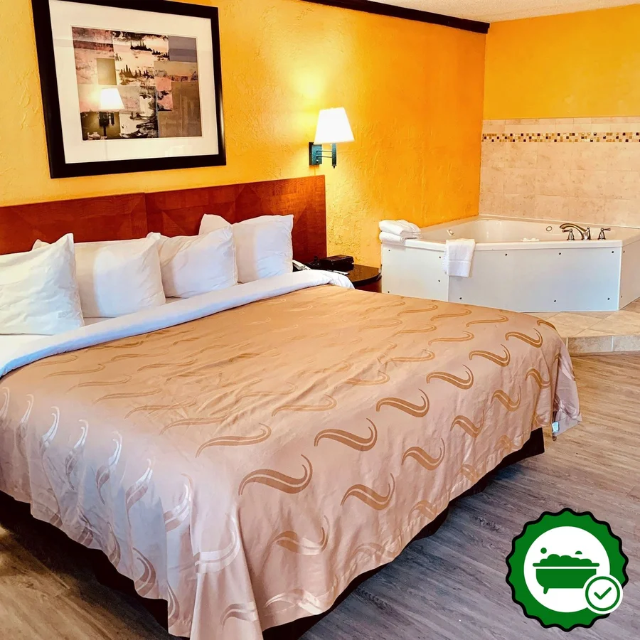 Baymont by Wyndham Front Royal Near Shenandoah National Park - Verified Jacuzzi In-Room