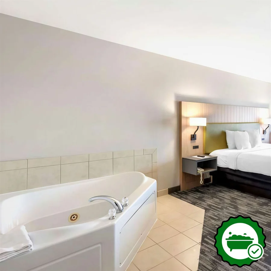 Country Inn & Suites by Radisson, St. Peters, MO - Verified Jacuzzi In-Room