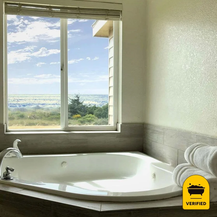 SureStay Plus By Best Western Gold Beach, the water at Gold Beach
