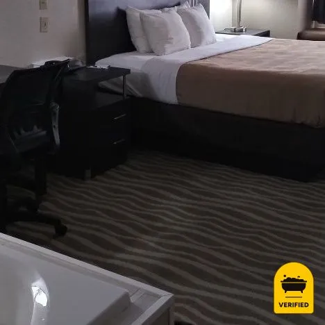 Quality Inn & Suites North Lima - Boardman, the water