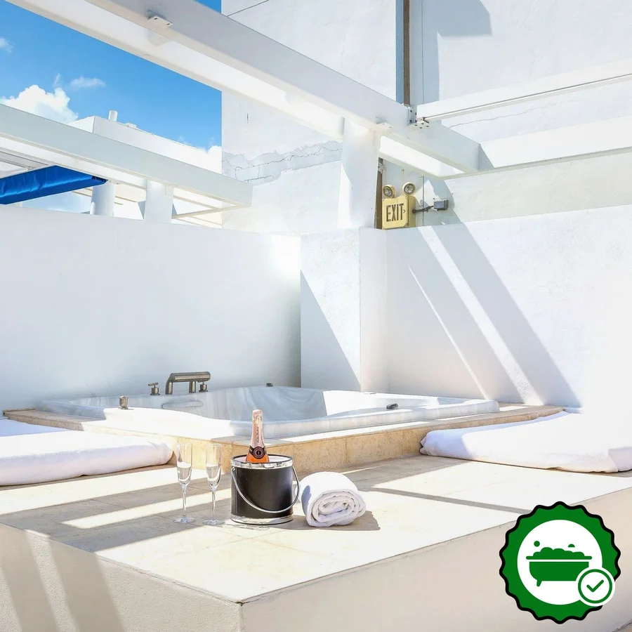 SBV Luxury Ocean Hotel Suites - Verified Jacuzzi In-Room