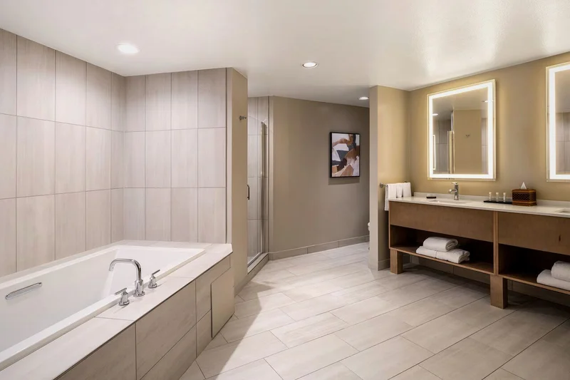 Embassy Suites by Hilton Albuquerque - Featured hot tub