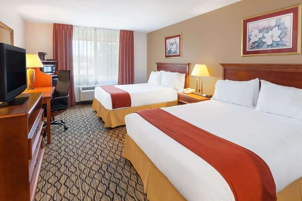 Baymont by Wyndham Chelsea - Guest Room image