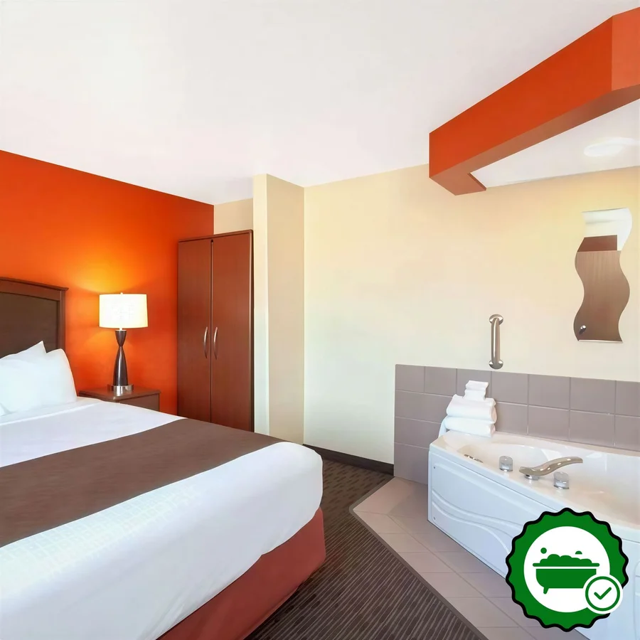 AmericInn by Wyndham St. Cloud - Verified Jacuzzi In-Room