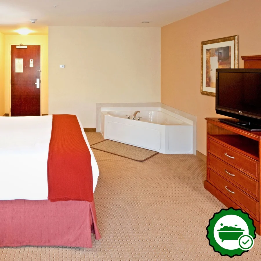 Holiday Inn Express & Suites Albany Airport Area - Latham - Verified Jacuzzi In-Room