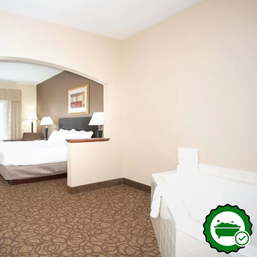 Holiday Inn Express & Suites Concordia Us 81 By IHG - Verified Jacuzzi In-Room