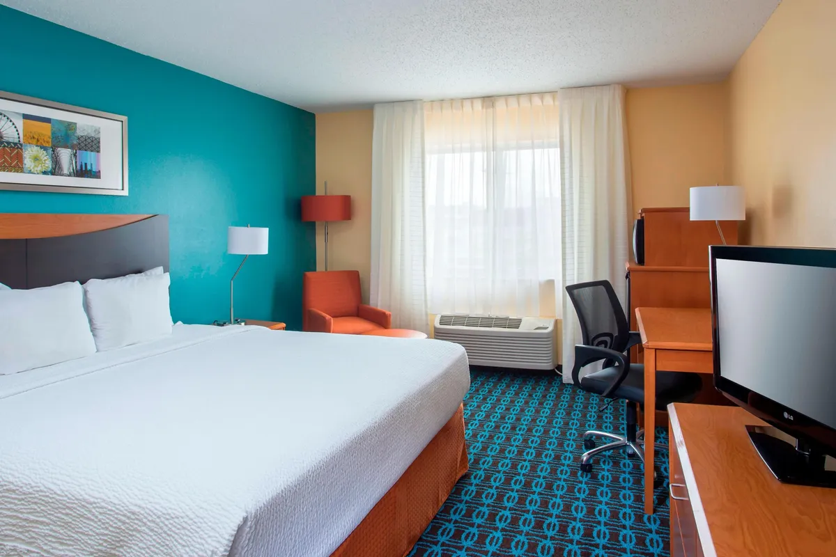 Fairfield Inn & Suites Tyler - Guest Room image