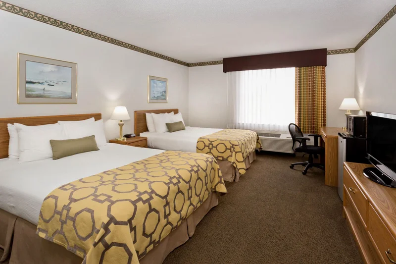 Baymont By Wyndham Rockford - Guest Room image