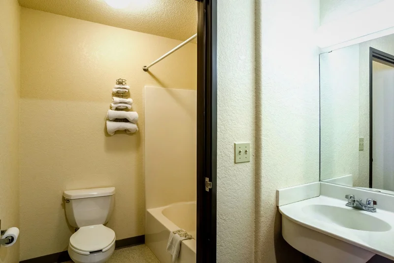 Travelodge by Wyndham Chadron - Featured hot tub