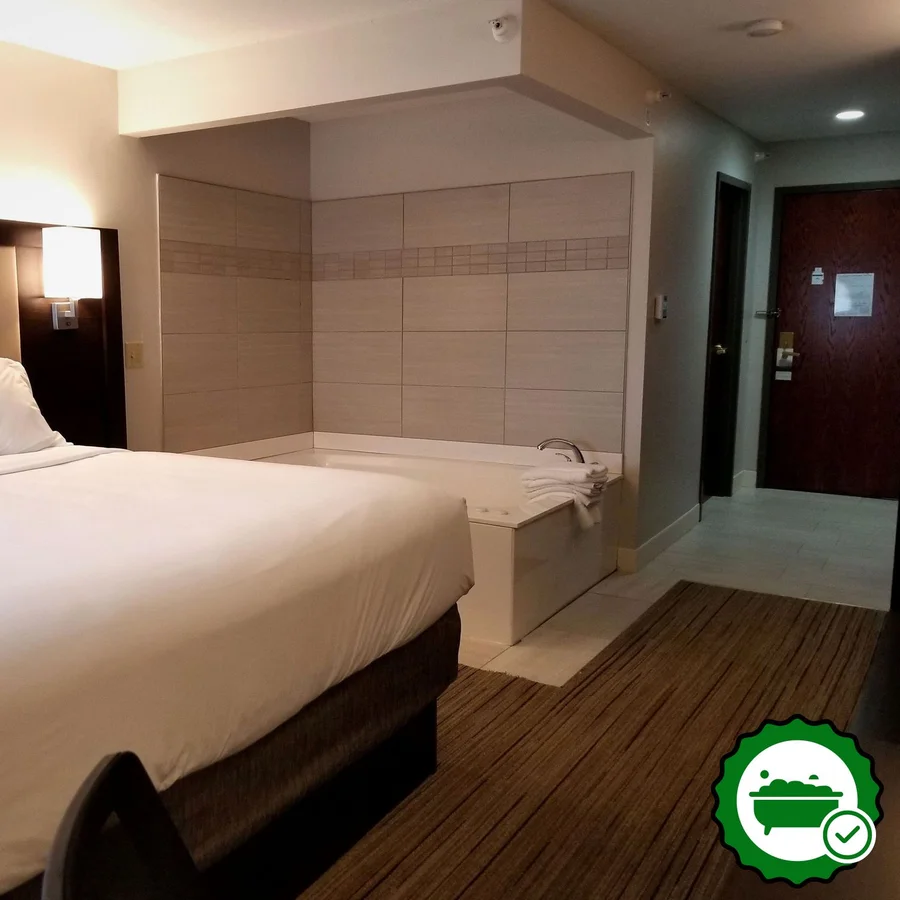 Holiday Inn Express Birch Run (Frankenmuth Area), an IHG hotel - Verified Jacuzzi In-Room