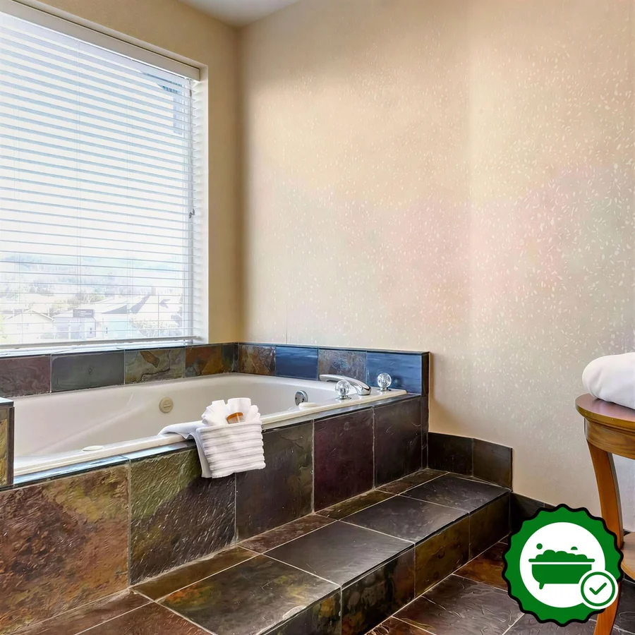 Kathryn Riverfront Inn, Ascend Hotel Collection - Verified Jacuzzi In-Room