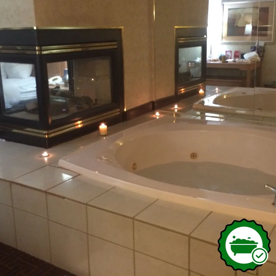 Comfort Suites Hanes Mall - Verified Jacuzzi In-Room