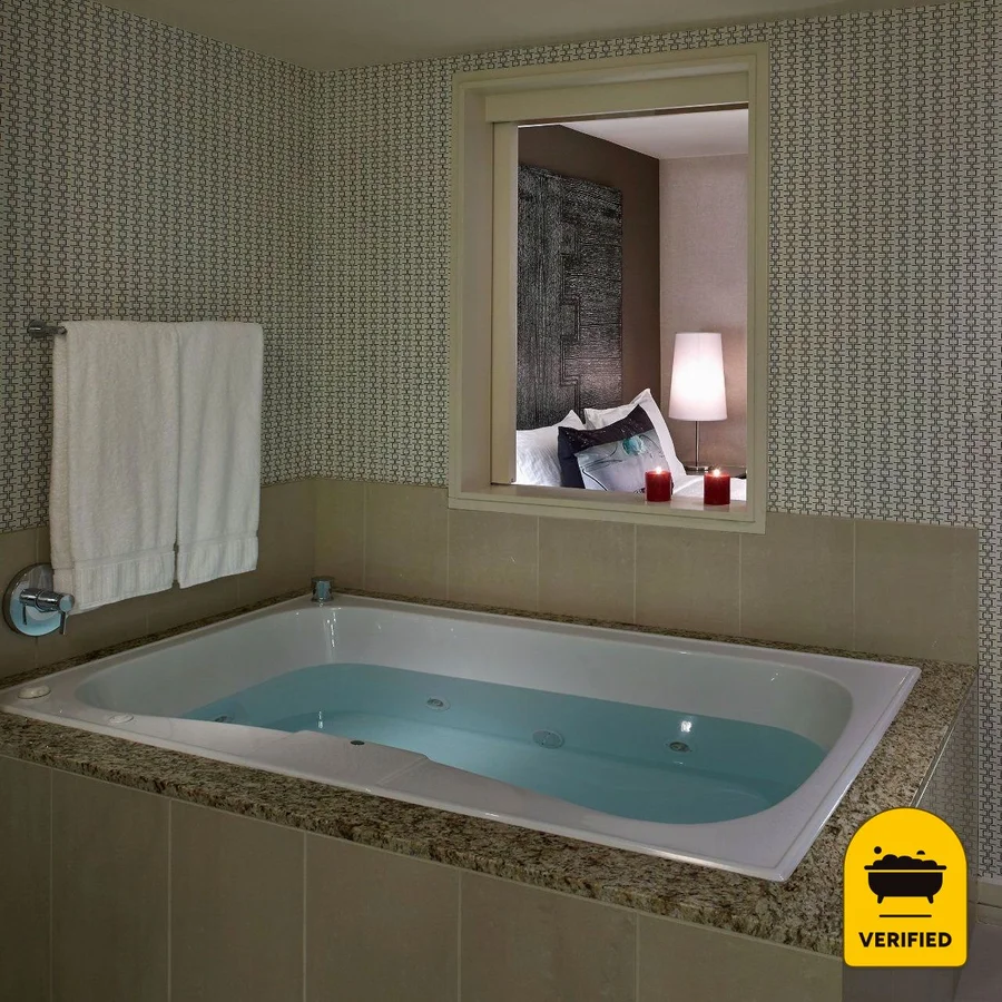 Kimpton Hotel Palomar Los Angeles Beverly Hills — the water