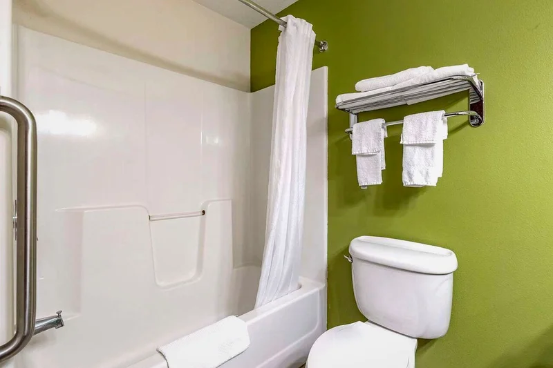 Sleep Inn & Suites - Featured hot tub