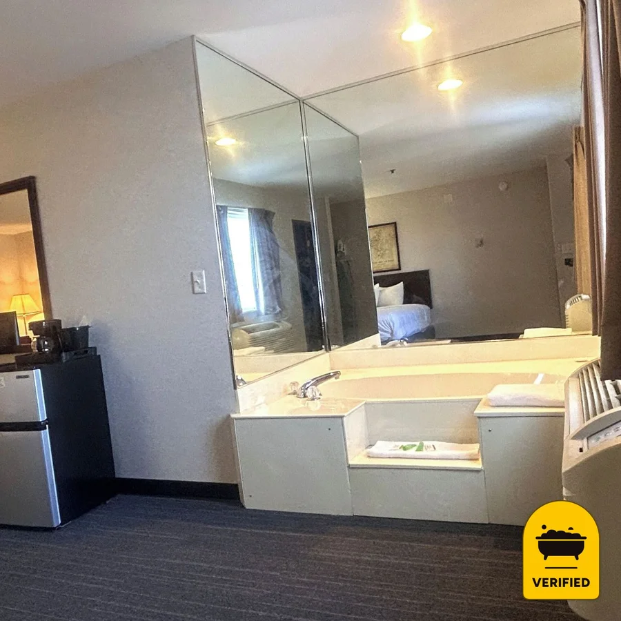 Osage Village Inn: the King Jetted Tub Room in Osage Beach, MO