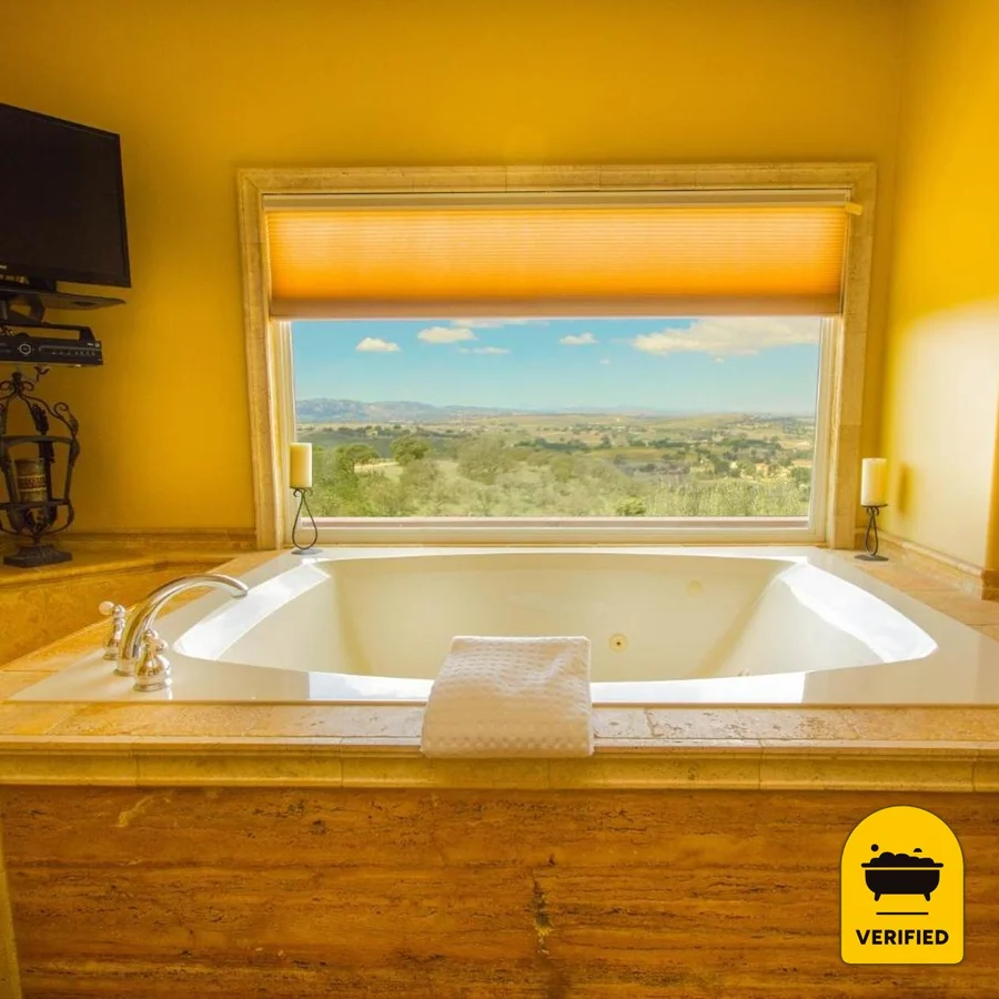 High Ridge Manor: the Superior King Hot Tub Room in Paso Robles, CA