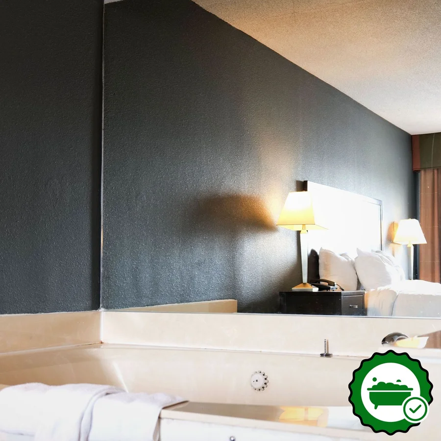 Baymont By Wyndham Flint Airport North - Verified Jacuzzi In-Room