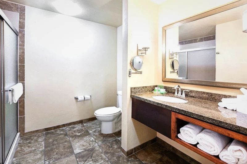 Holiday Inn & Suites Durango Downtown By IHG - Featured hot tub