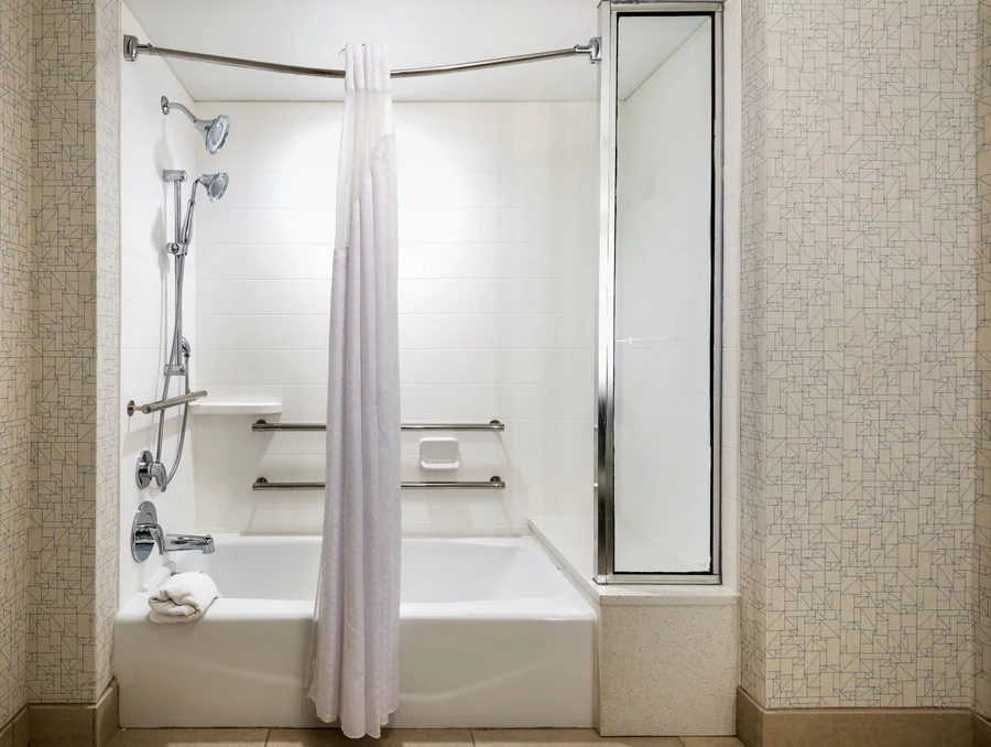 Holiday Inn Express & Suites Florence I-95 & I-20 Civic Ctr, an IHG Hotel - Featured hot tub