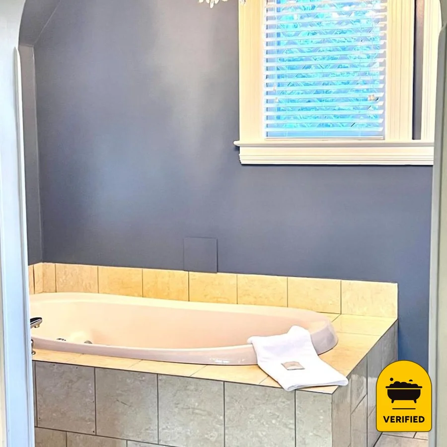 Manor House Inn: the English Garden Whirlpool Suite in Norfolk, CT