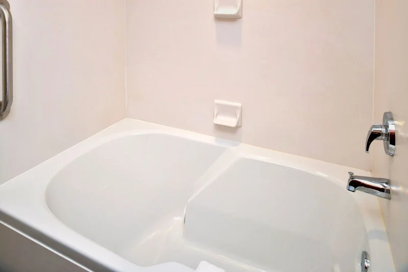 Holiday Inn Express & Suites St. George North - Zion, an IHG hotel - Featured hot tub