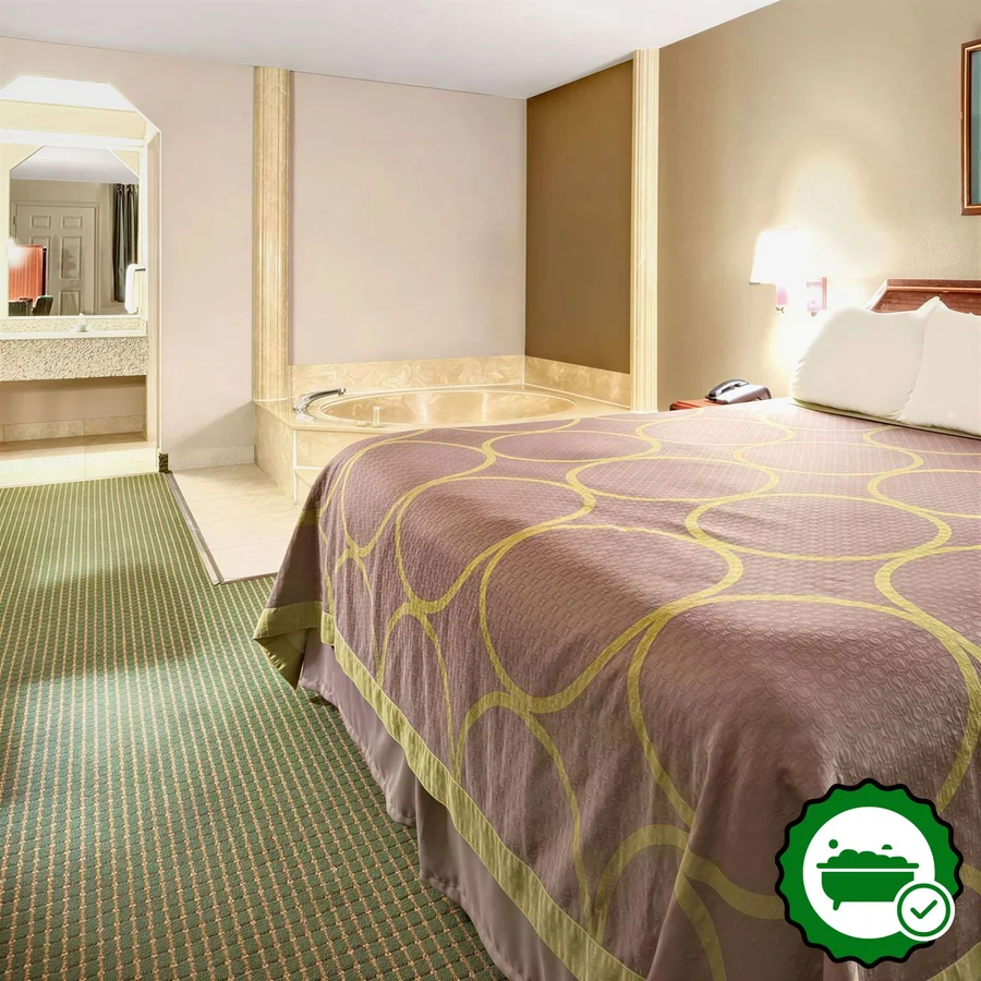 Super 8 by Wyndham Richardson Dallas - Verified Jacuzzi In-Room