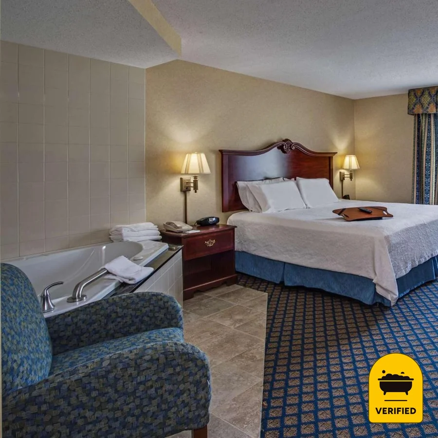 Hampton Inn Clearfield: the King Spa Bath Room in Clearfield, PA
