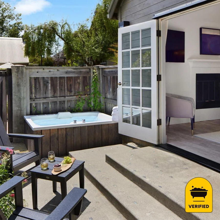 Lavender - A Four Sisters Inn: the Courtyard King Outdoor Jetted Tub Room in Yountville, CA