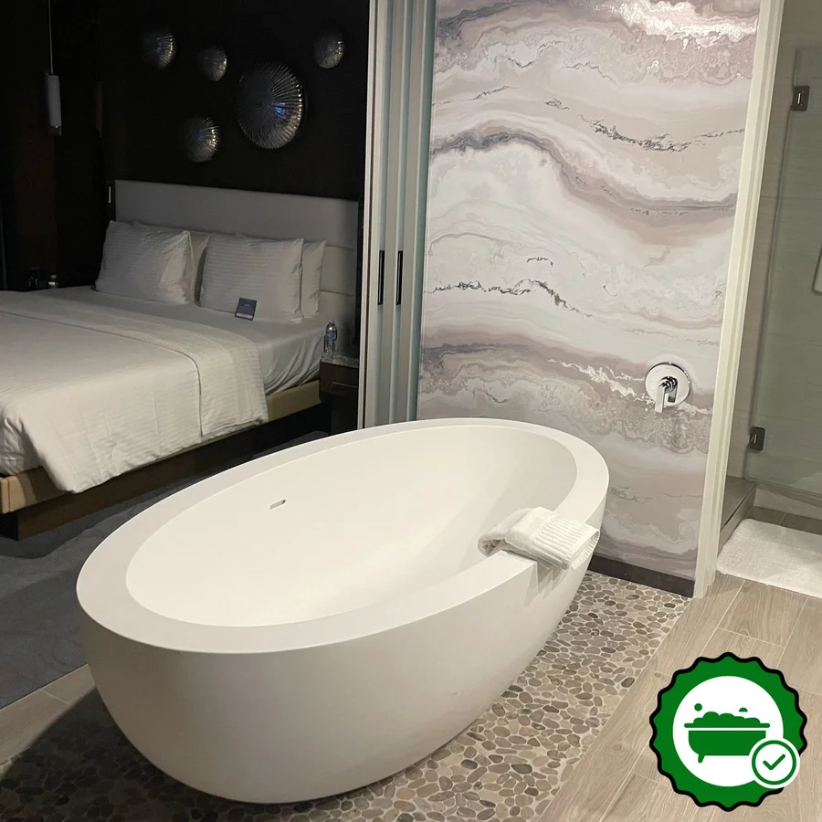 Shade Hotel - Verified Jacuzzi In-Room
