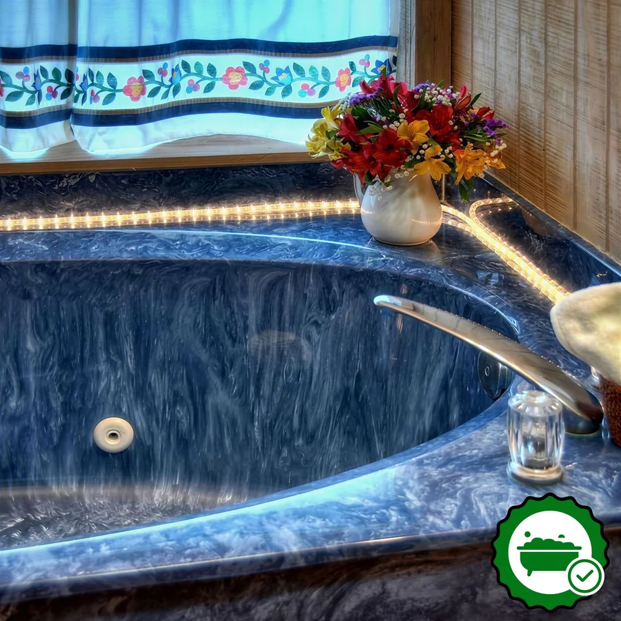 Kuebler Waldrip Haus and Danville School Bed and Breakfast - Verified Jacuzzi In-Room