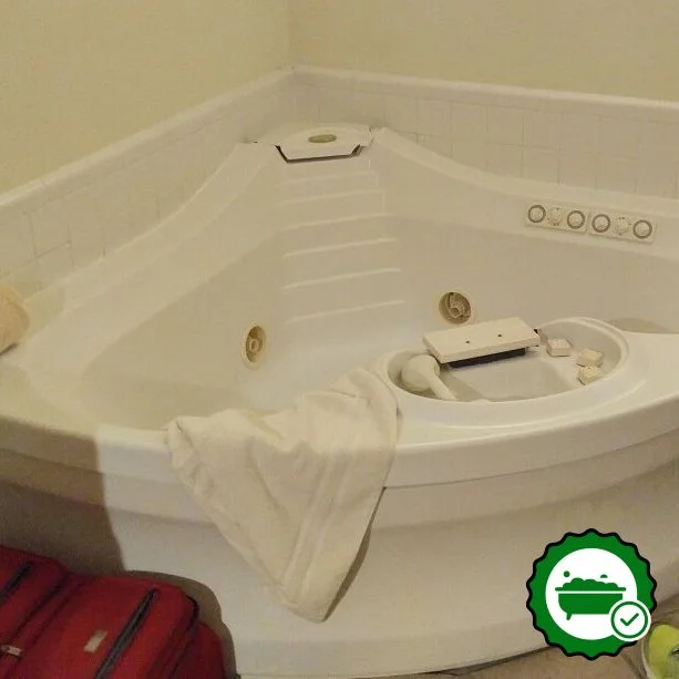 Quality Inn & Suites - Verified Jacuzzi In-Room