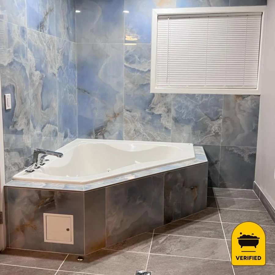 California Inn: the King Spa Bath Suite in Yuba City, CA