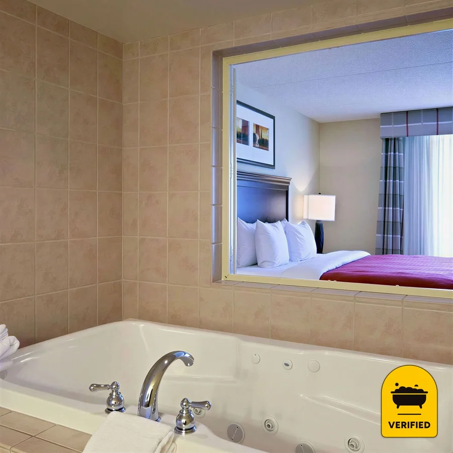 Country Inn & Suites by Radisson, Fredericksburg, VA, the water at Fredericksburg