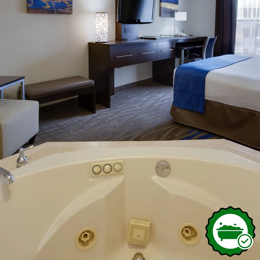 Holiday Inn Express & Suites Meadowlands Area By IHG - Verified Jacuzzi In-Room
